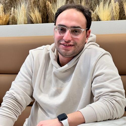 Mohamed G. || item.role}