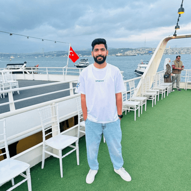 Muneeb Z. - Junior Software Engineer - AI, Machine Learning and General Development