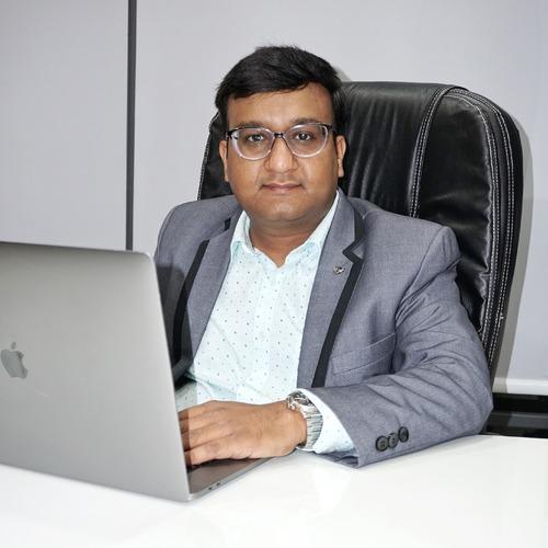Profile of Neel M., Senior Full-Stack Engineer - AI, Python and AI Platforms at Softaims