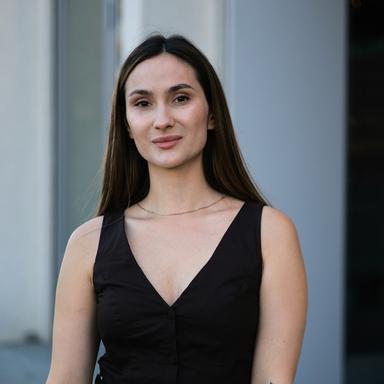 Oksana V. - Software Engineer - Frontend, Backend and Modern Frameworks