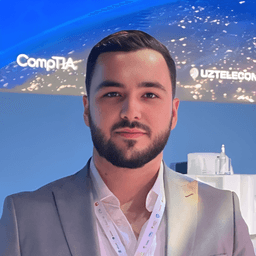 Oybek A. - Senior Full-Stack Engineer - React, Node and Modern Frameworks