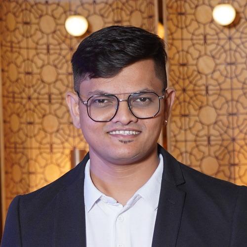 Parshwa K. || item.role}