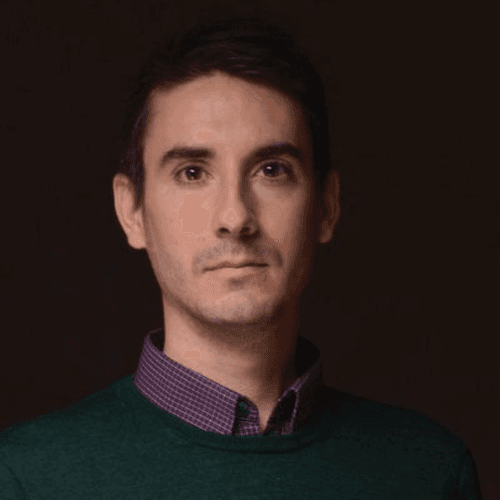 Pedro R. || item.role}