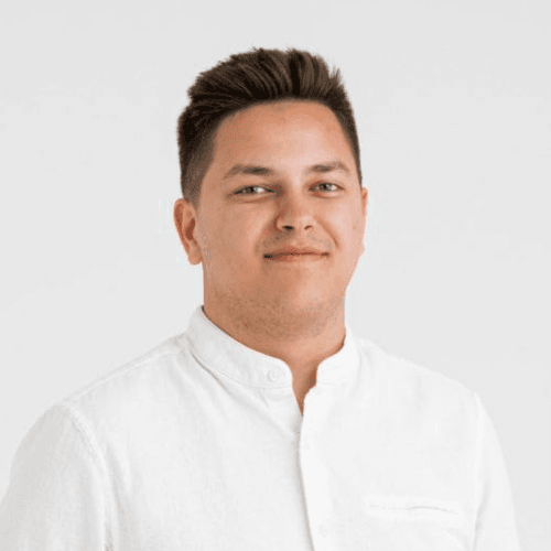 Peter K. || item.role}