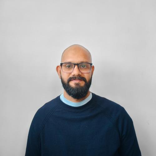 Praveen K. || item.role}