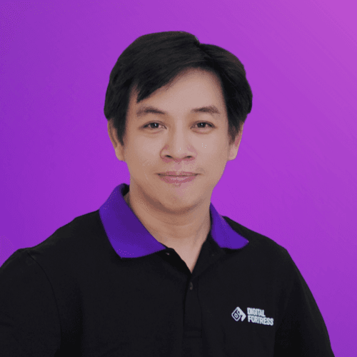 Quynh N. || item.role}