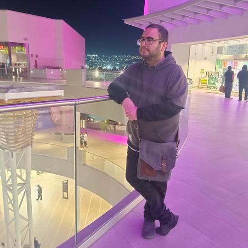 Roberto G. || item.role}