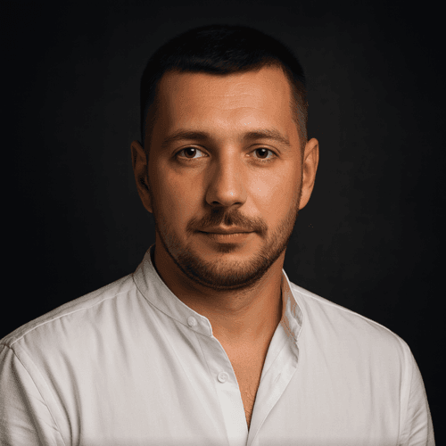 Roma T. || item.role}