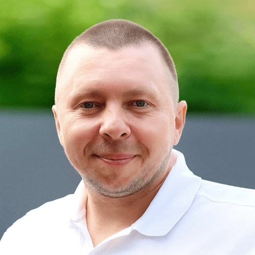 Roman O. || item.role}