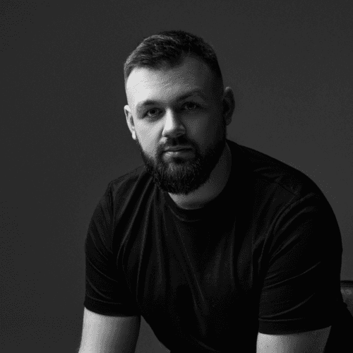 Roman S. || item.role}