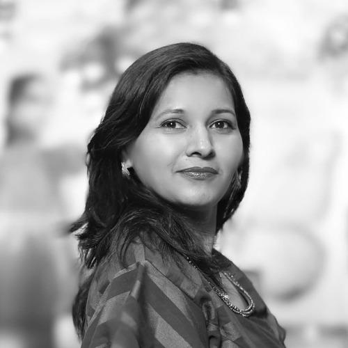 Roshni T. || item.role}