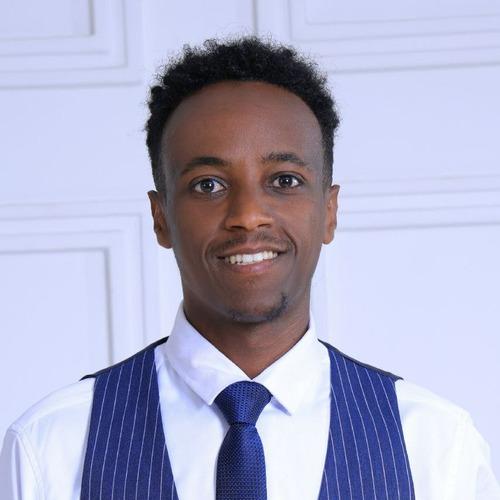 Salhe S. || item.role}