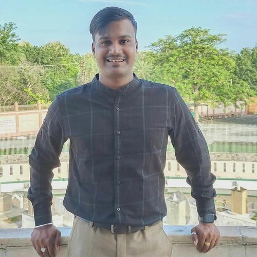 Saurabh J. || item.role}