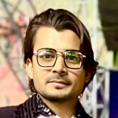 Shadab M. || item.role}