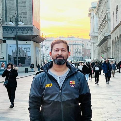 Umair Q. || item.role}