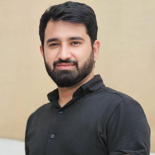 Umar D. || item.role}