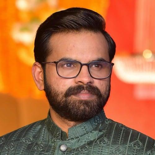 Usman A. || item.role}