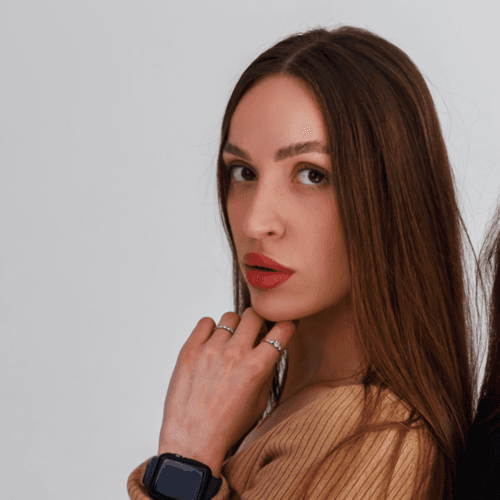 Victoria S. || item.role}