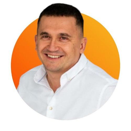 Volodymyr F. || item.role}