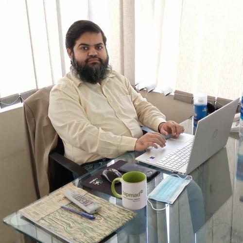 Waqar M. || item.role}