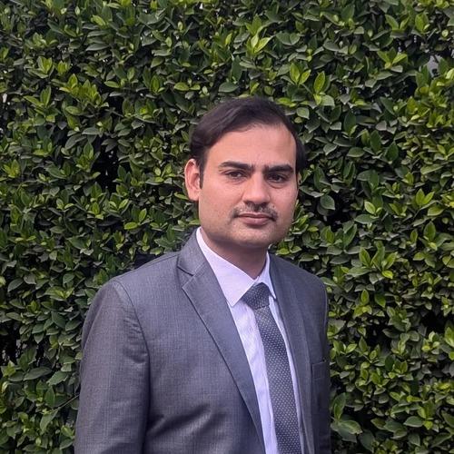 Waqas H. || item.role}