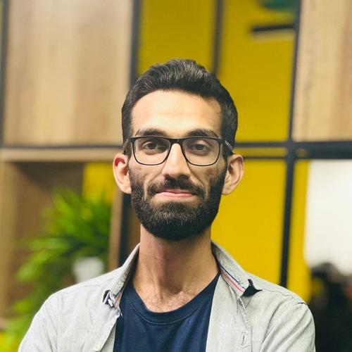 Waqas T., developer