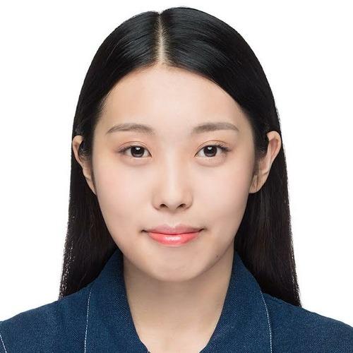 Xinyi W. || item.role}