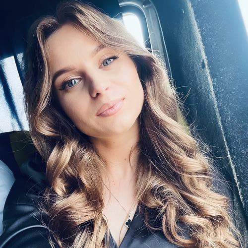 Yuliia D. || item.role}