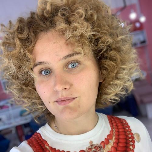 Yuliia N. || item.role}